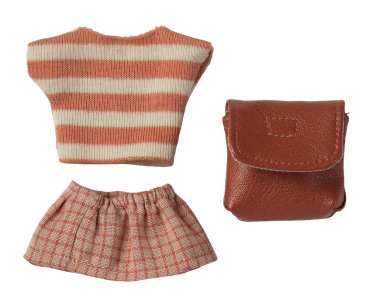 Preview: Gewand mit rotem Rucksack von Maileg Maus großer Schwester